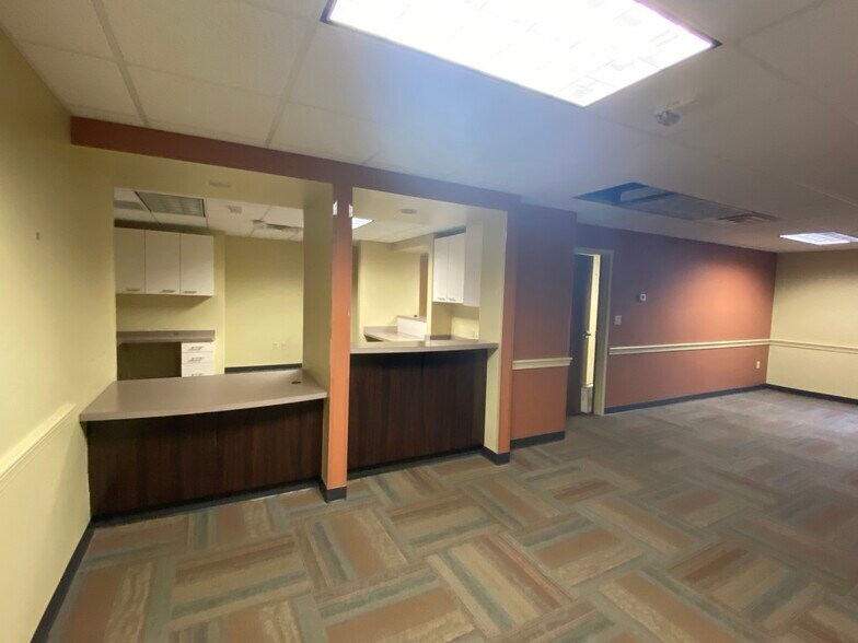More Photos Of 7702 E Parham Rd, Richmond Medical For Lease