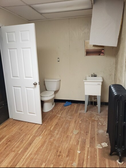 More Photos Of 133 E High St, Pottstown Storefront Retail Residential For Lease