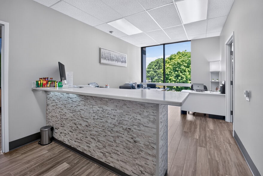 More Photos Of 1 Hampton Rd, Exeter Medical For Lease