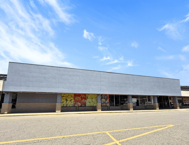 More Photos Of 906-920 E State St, Athens Storefront For Lease