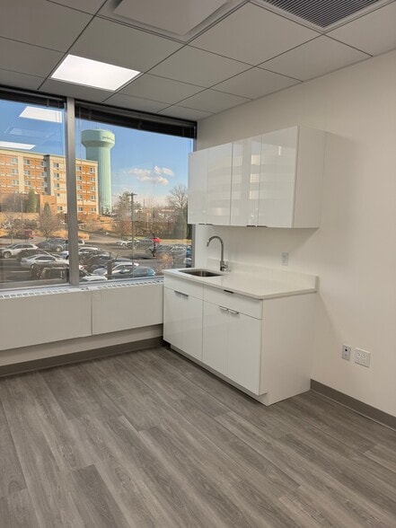 More Photos Of 1 Executive Blvd, Yonkers Office For Lease