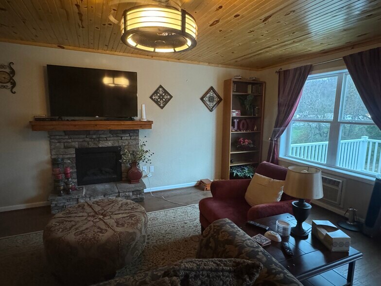 More Photos Of 2229 Bradford Hicks Dr, Livingston Auto Dealership For Sale