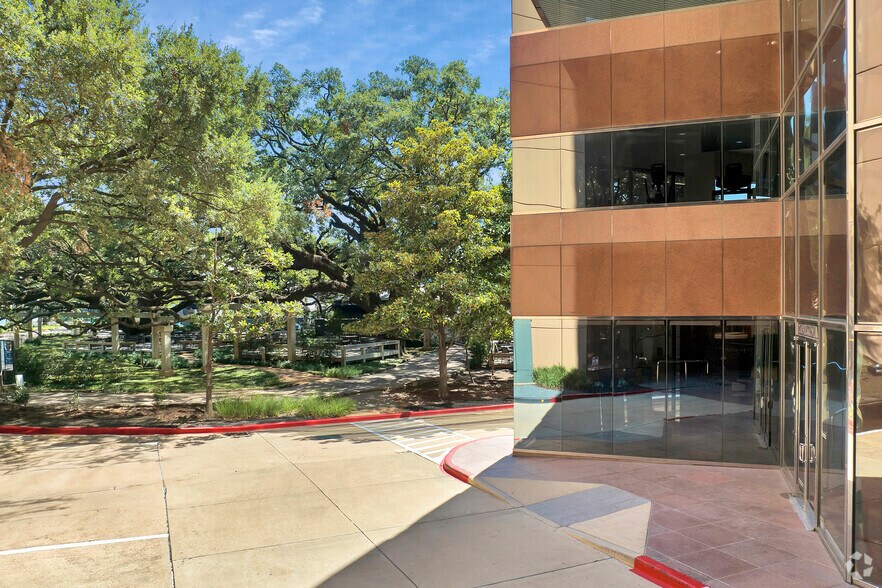 More Photos Of 2603 Augusta Dr, Houston Office For Lease