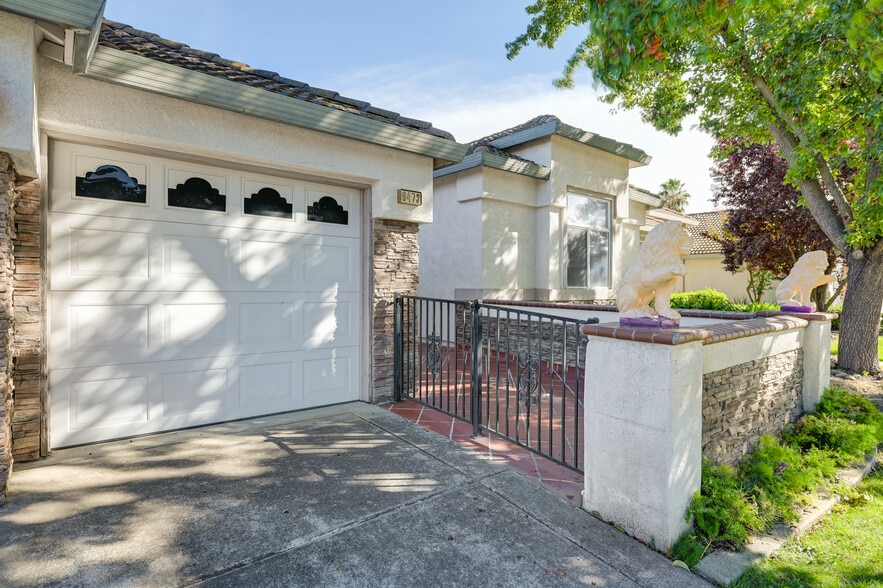 More Photos Of 9473 Heathman Way, Elk Grove Assisted Living For Sale