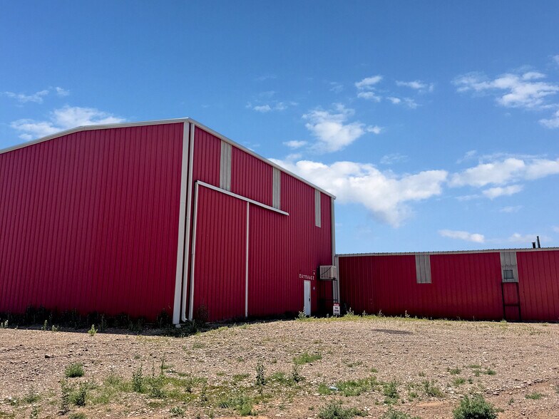 More Photos Of 1215 S Florida St, Borger Warehouse For Lease