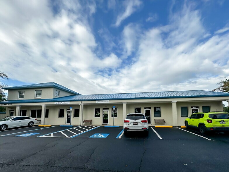 More Photos Of 2385 EF Griffin Rd, Bartow Office For Lease