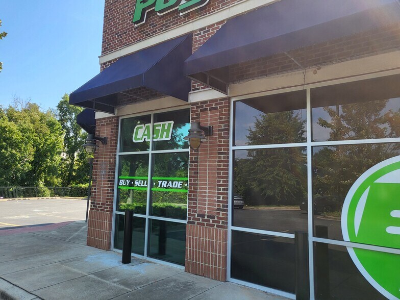 More Photos Of 2524 E Franklin Blvd, Gastonia General Retail For Lease