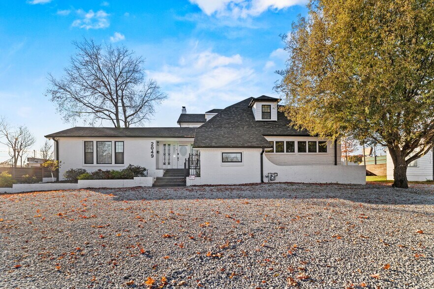 More Photos Of 2049 S Brentwood Blvd, Springfield Office For Sale