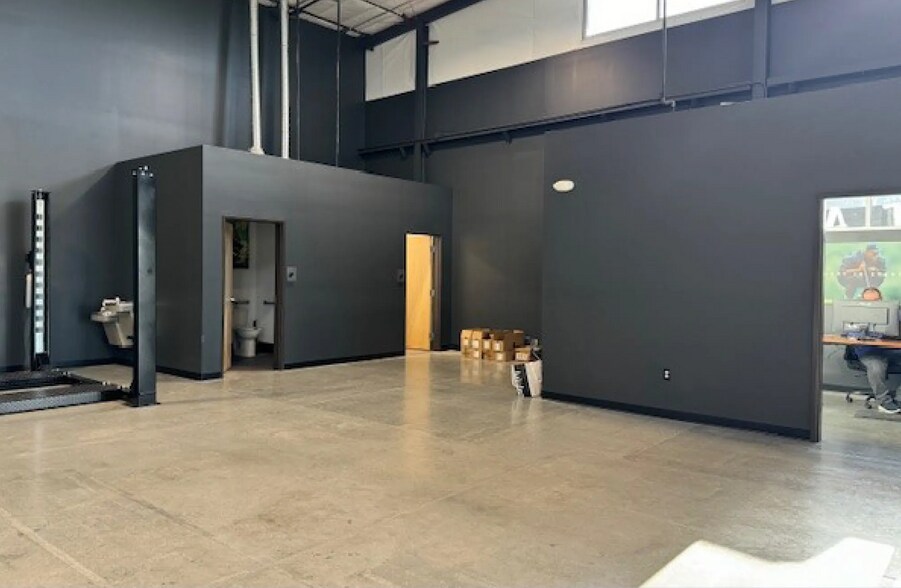 More Photos Of 2640 E State Ave, Meridian Industrial For Lease