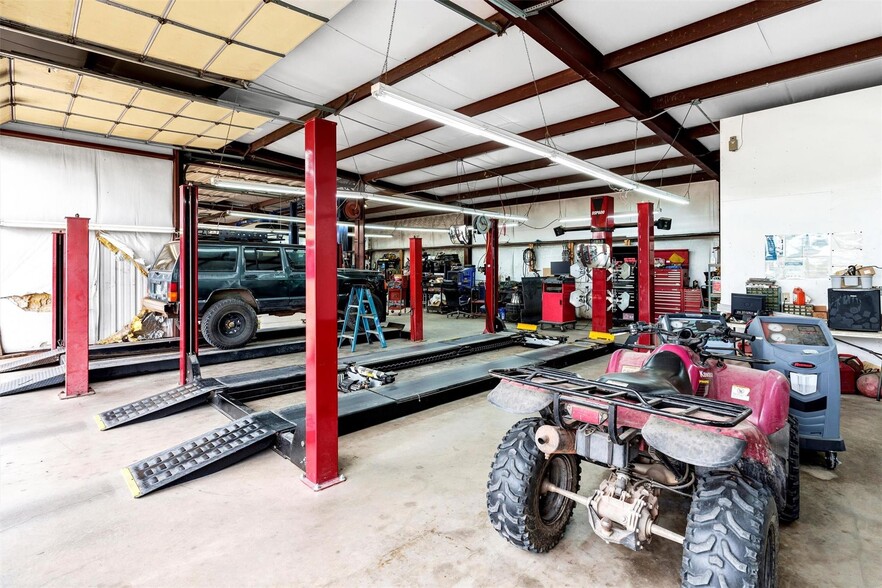 More Photos Of 200 Mustang Trail Trl, Granbury Industrial For Sale