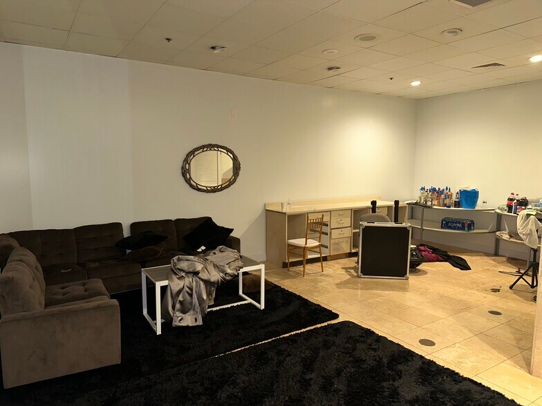 More Photos Of 6401-6445 Raleigh St, Orlando Freestanding For Lease