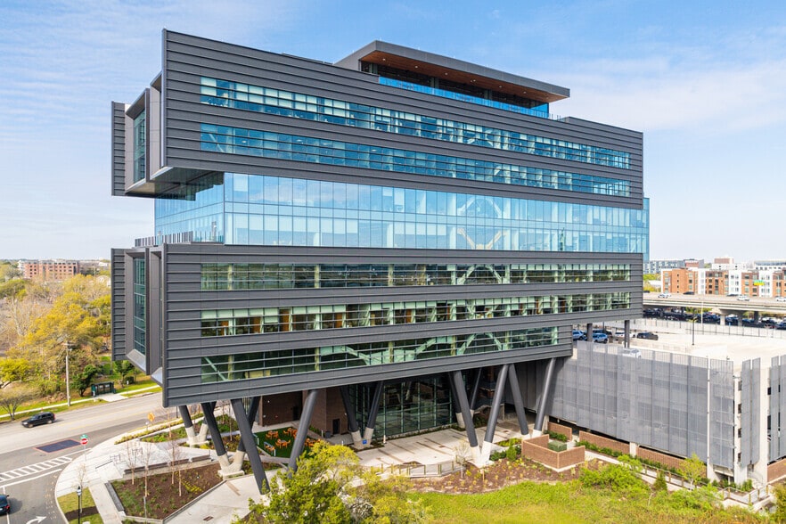 More Photos Of 850 Morrison Dr, Charleston Office For Lease