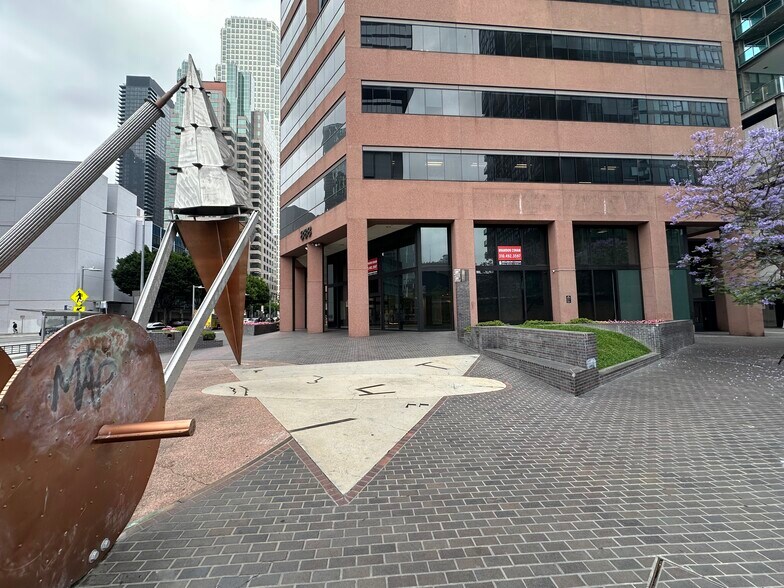 More Photos Of 888 S Figueroa St, Los Angeles Office For Lease