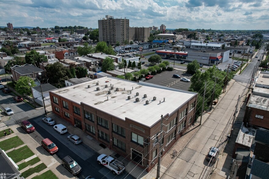 More Photos Of 1226-1232 W Green St, Allentown Flex For Sale