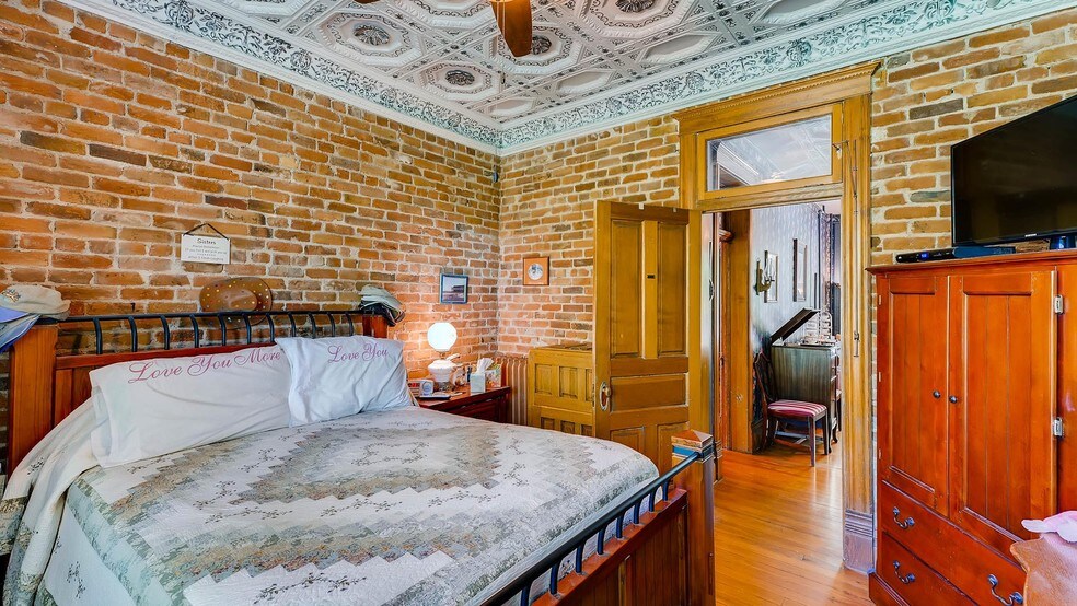 More Photos Of 1305 W 3rd St, Florence Hotel For Sale
