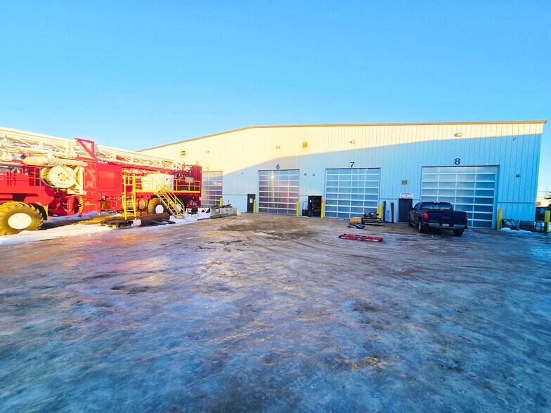 More Photos Of 9305 27th Ave NW, Edmonton Manufacturing For Lease