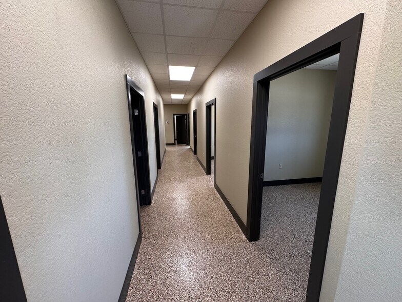 More Photos Of 772 County Road 429, Pleasanton Distribution For Lease