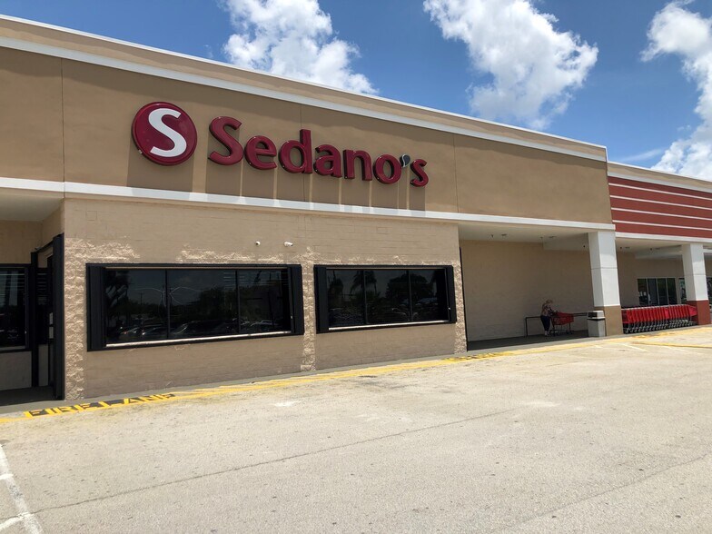 More Photos Of 10101-10501 Pines Blvd, Pembroke Pines Unknown For Lease