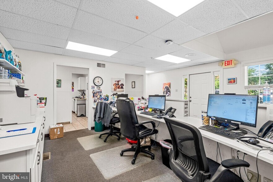 More Photos Of 405 W Wayne Ave, Wayne Office Residential For Sale