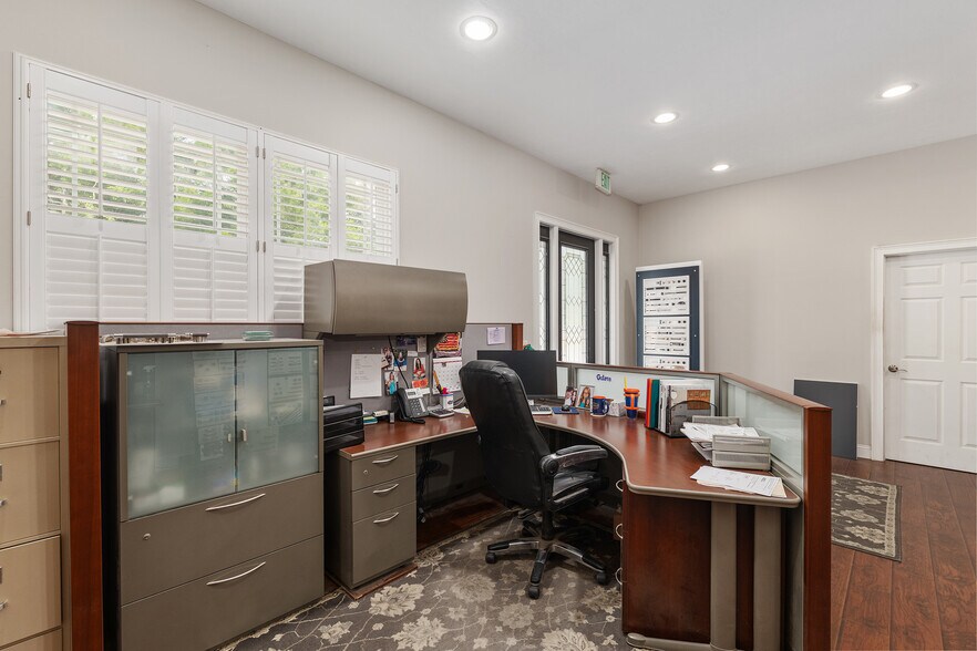 More Photos Of 26509 NW Us-27, High Springs Warehouse For Sale
