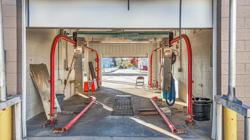 More Photos Of 501 E University Ave, Urbana Carwash For Sale