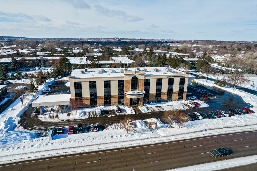 More Photos Of 7300 France Ave S, Edina Medical For Lease