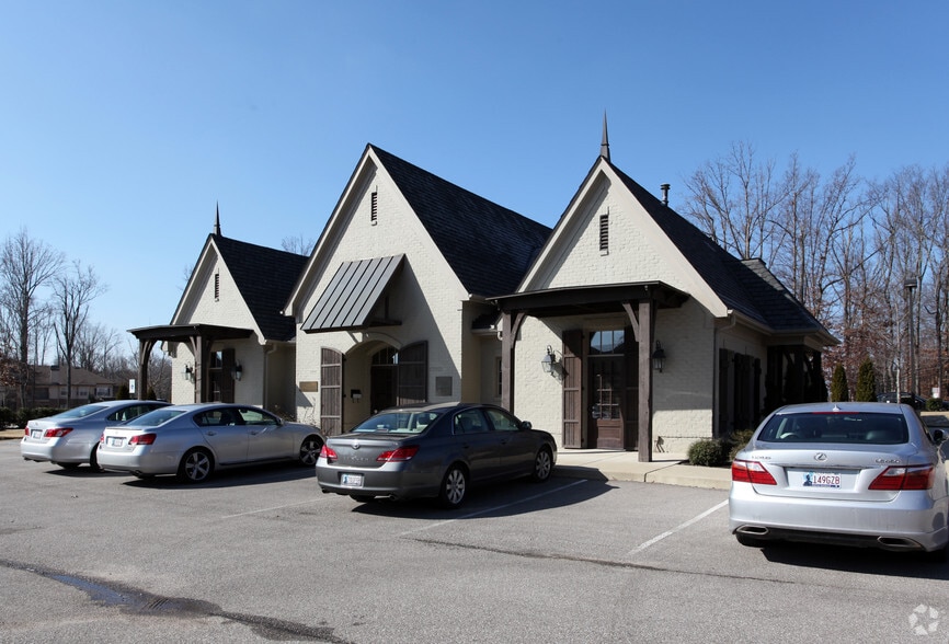 More Photos Of 7975 Courtyard Plz, Memphis Office For Sale