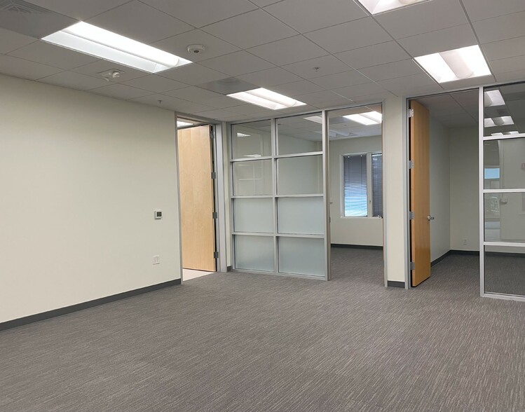 More Photos Of 150 N Hill Dr, Brisbane Office For Lease