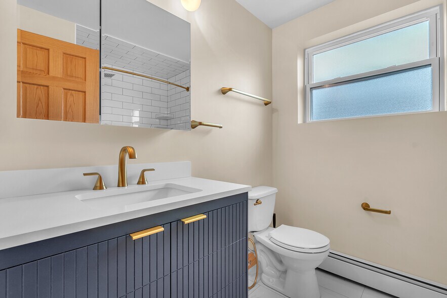 More Photos Of 6048 W 79th St, Burbank Multifamily For Sale