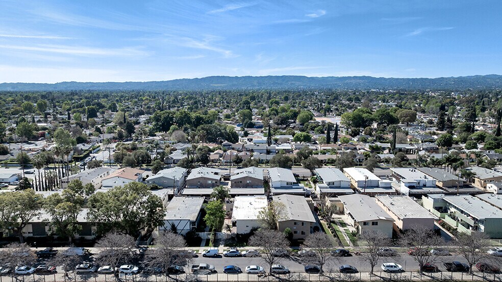 More Photos Of 17926 Schoenborn St, Northridge Apartments For Sale
