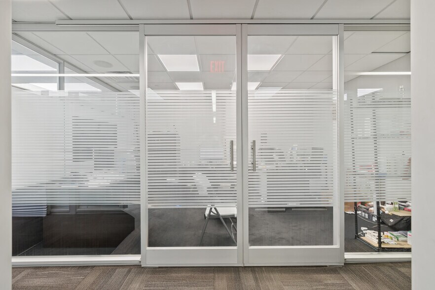 More Photos Of 80 Red Schoolhouse Rd, Chestnut Ridge Office For Lease