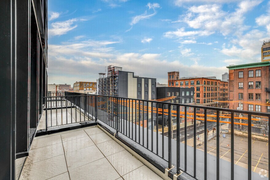 More Photos Of 500 N 13th St, Philadelphia Multifamily For Sale