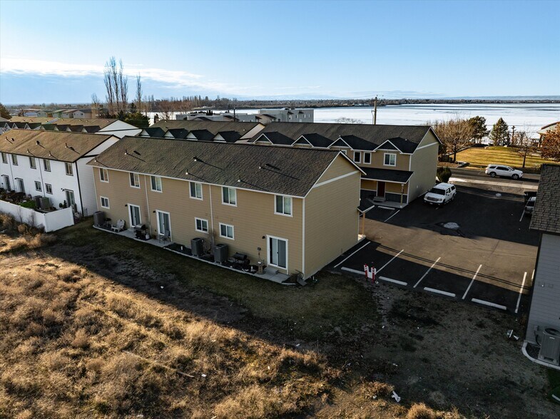 More Photos Of 2729 W Marina Dr, Moses Lake Apartments For Sale