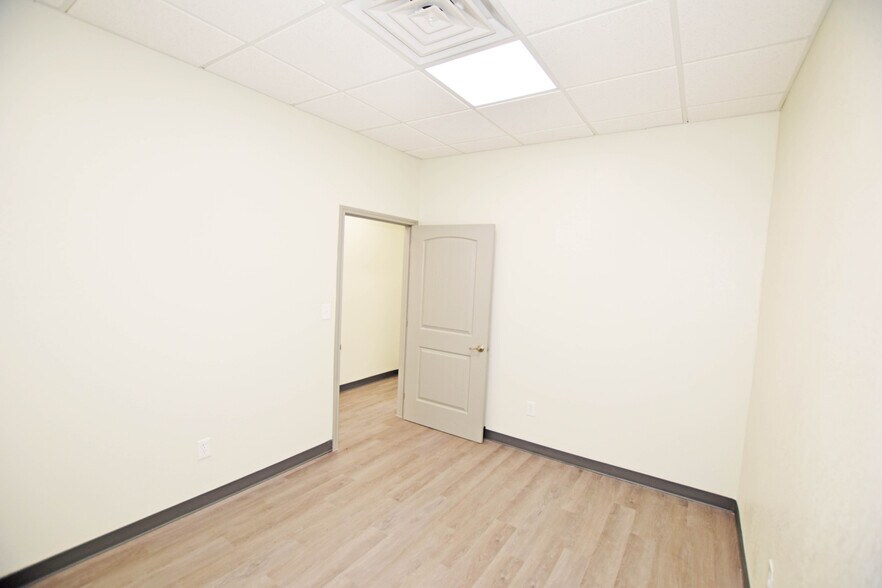 More Photos Of 1210 Edgewood ave, Odessa Industrial For Lease