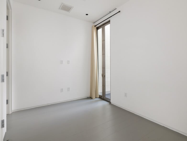 More Photos Of 208 Main St, El Segundo Loft Creative Space For Sale