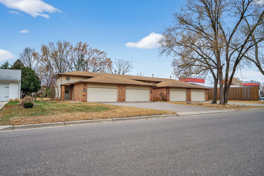 Primary Photo Of 5531 Maryland Ave N, New Hope Apartments For Sale