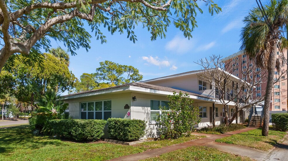 More Photos Of 1121 Beach Dr NE, Saint Petersburg Apartments For Sale