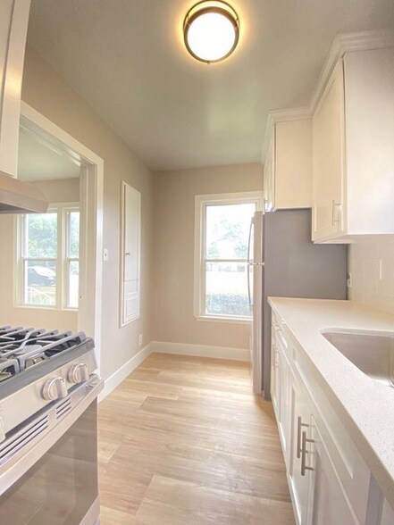 More Photos Of 2620 S Barrington Ave, Los Angeles Apartments For Sale