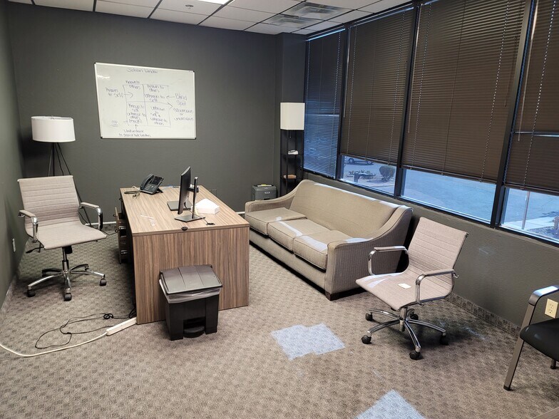 More Photos Of 7580 E Gray Rd, Scottsdale Office For Lease