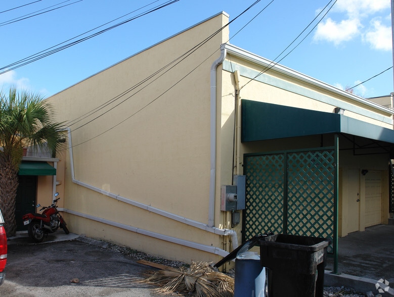 More Photos Of 805 Lucerne Ave, Lake Worth General Retail For Sale