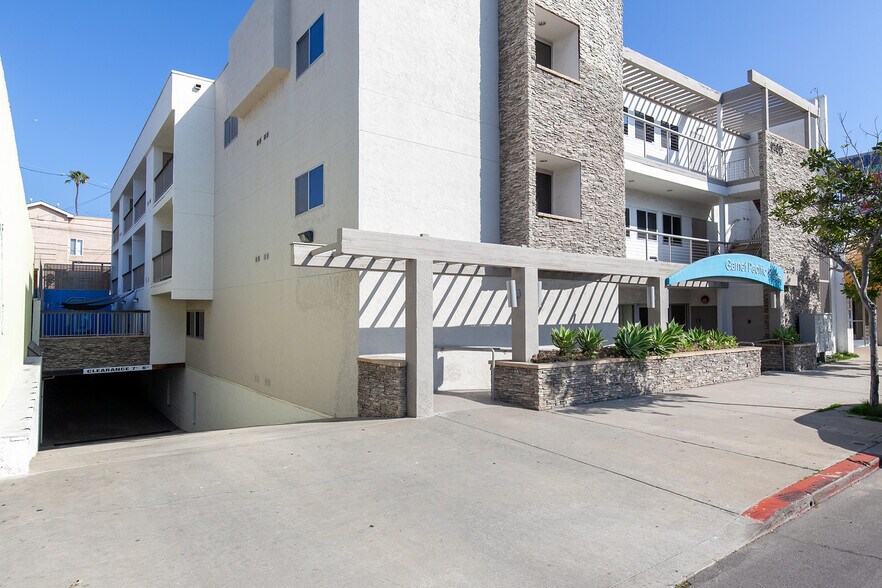 More Photos Of 1940 Garnet Ave, San Diego Medical For Sale