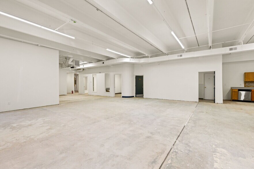 More Photos Of 1700 55th St, Boulder Warehouse For Sale