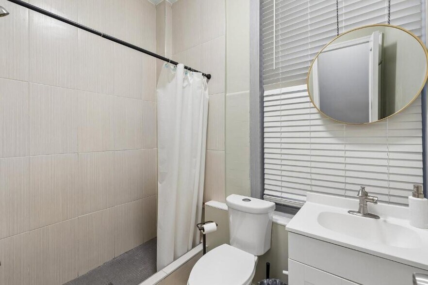 More Photos Of 1611 S Broad St, Philadelphia Specialty For Sale