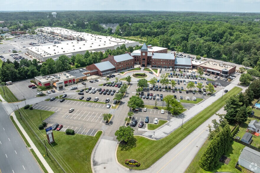 More Photos Of 8028 Ritchie Hwy, Pasadena Unknown For Lease