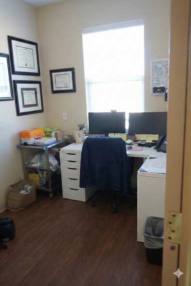 More Photos Of 51 Lindsey Ln, Saint Marys Medical For Lease