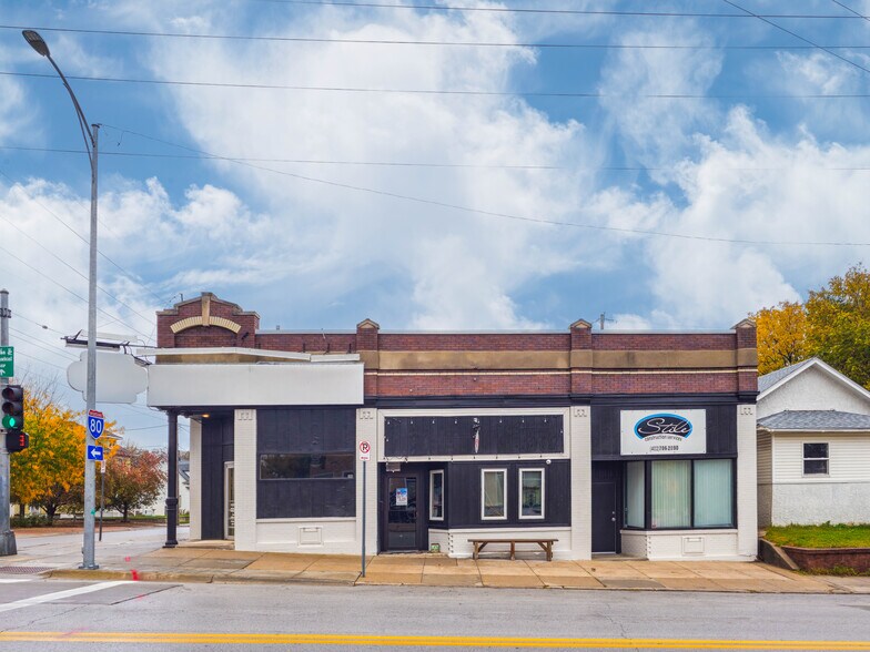 More Photos Of 2703 S 10th St, Omaha Storefront For Sale