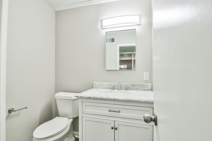 More Photos Of 5202 Bangor Ave, Lubbock Apartments For Sale