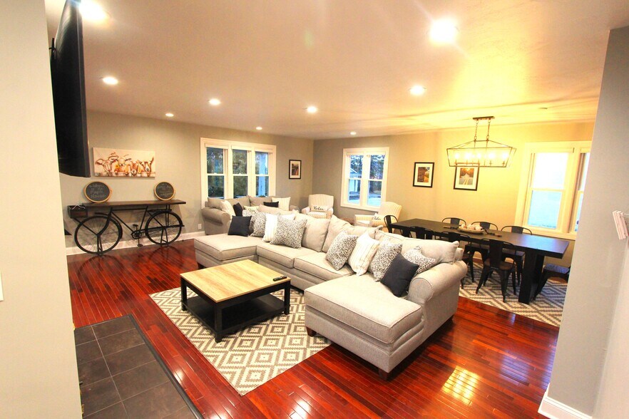 More Photos Of 2375 Maple Dr, Sister Bay Multifamily For Sale