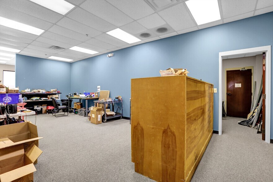 More Photos Of 7375 Adrianne Pl, Bartlett Light Distribution For Sale