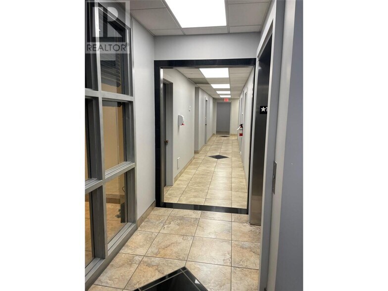 More Photos Of 1455 Ellis St, Kelowna Office Residential For Lease